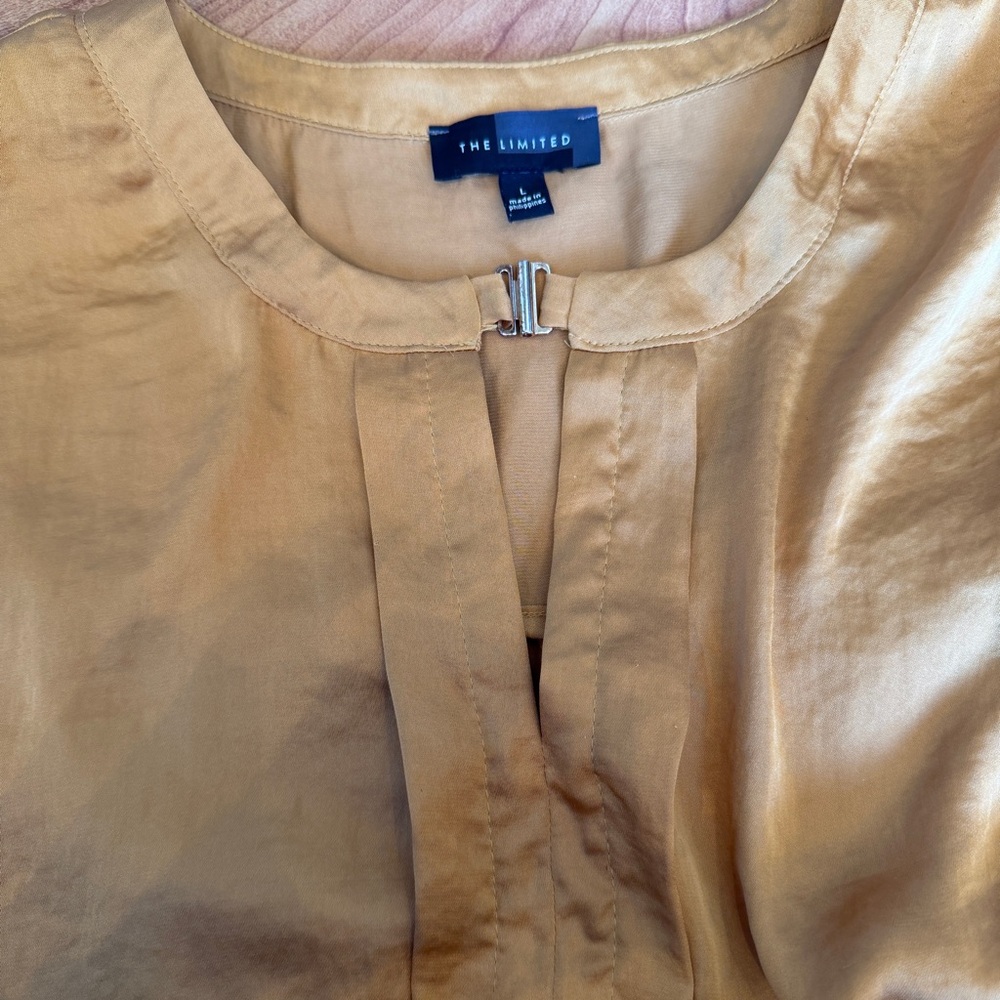 The Limited Women’s Mustard Yellow Sleeveless Keyhole Blouse Top Size Large - Picture 3 of 8